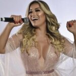 Ex-Magníficos interrompe show na Bahia por problemas vocais e se emociona
