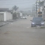 Bahia tem mais de 180 cidades sob alerta de chuvas intensas; Inmet prevê risco de alagamentos e ventos fortes