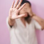 Mulher se revolta após sofrer agressão e mata companheiro com facada