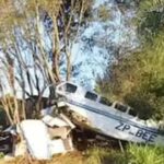Avião cai no Paraguai com R$ 15 milhões e é saqueado; piloto morreu no acidente