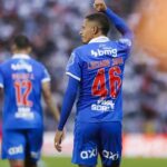 Lateral do Bahia tem mais gols e assistências que quatro rivais da Seleção somados