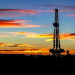 Mercados hoje: possível acordo entre EUA e Irã traz alívio para petróleo
