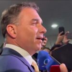 Flávio Bolsonaro admite que cobrou dinheiro de Vorcaro