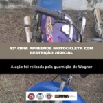 Polícia Militar recupera motocicleta com restrição judicial durante blitz em Wagner na Chapada Diamantina