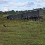 Motorista é rendido, agredido e mantido refém durante roubo de caminhão na Bahia