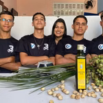 Estudantes da Bahia transformam óleo de licuri em biodiesel e levam projeto para o exterior
