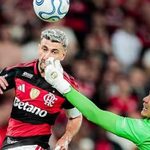Flamengo sofre contra o Del Valle no Maracanã, fica com um a menos, mas se classifica na Libertadores