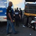 Motociclista morre após bater em máquina pavimentadora de asfalto na BR-324
