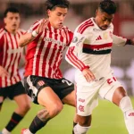 Flamengo resiste, empata com Estudiantes e vai buscar final da Libertadores no Maracanã