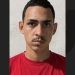 Jovem de 18 anos é morto a tiros dentro de casa na Bahia; pai da vítima foi rendido na sala do imóvel